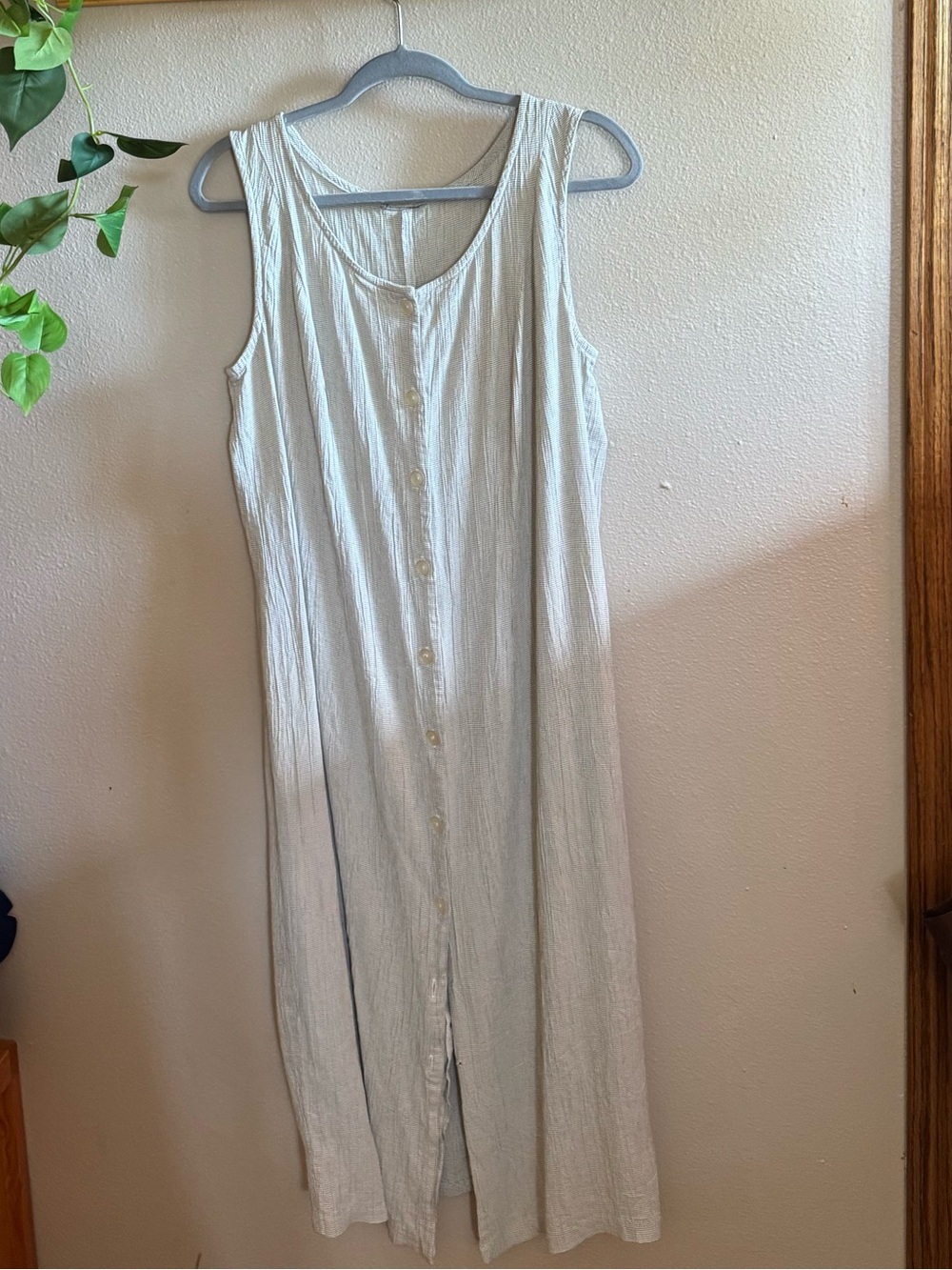Sleeveless Button-Front Crinkle Maxi Dress Light Cream